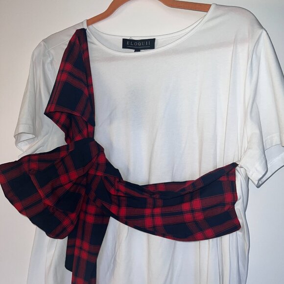 Tshirt with Plaid Sash - Picture 3 of 4